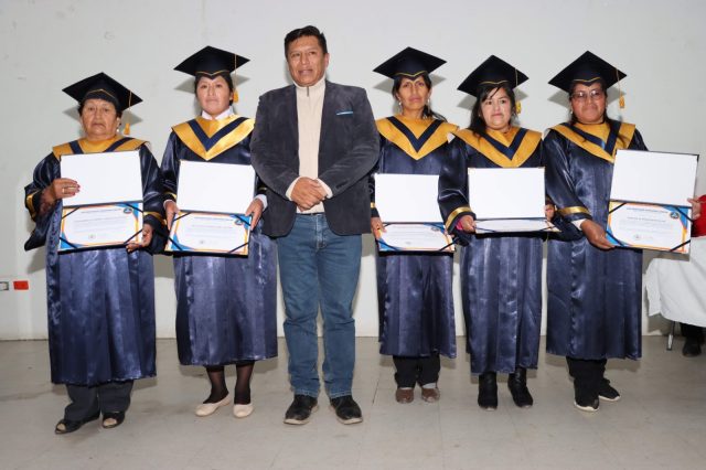 PRIMERA PROMOCIÓN DE CUIDADORAS DE PERSONAS CON DISCAPACIDAD SE GRADUA EN CHILCA