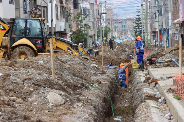TUBERÍAS NUEVAS DE AGUA PARA VECINOS DE MARISCAL CÁCERES EN CHILCA