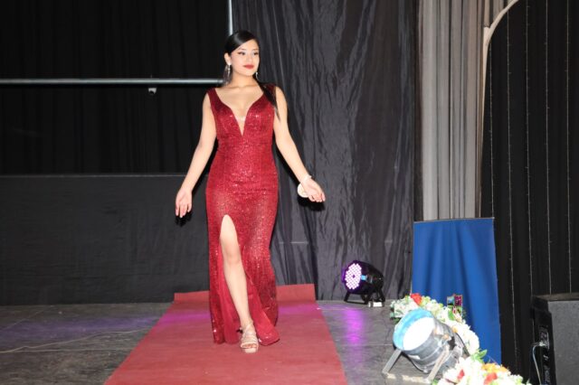 JÓVENES SE INSCRIBEN PARA EL CERTAMEN DE BELLEZA «MISS PRIMAVERA CHILCA FEST 2025