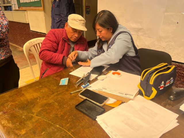 CHILCA IMPULSA LA ERA DIGITAL ENTREGANDO 4700 DNI ELECTRÓNICOS