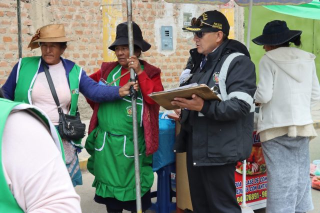NOTIFICAN A COMERCIANTES DE LA FERIA DE LOS MIERCOLES EN CHILCA