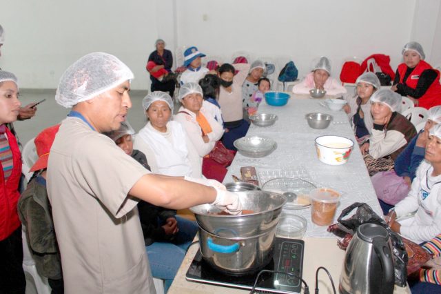 REALIZAN CAPACITACIÓN SOBRE BUENAS PRÁCTICAS DE MANIPULACIÓN Y REGISTROS SANITARIOS EN CHILCA