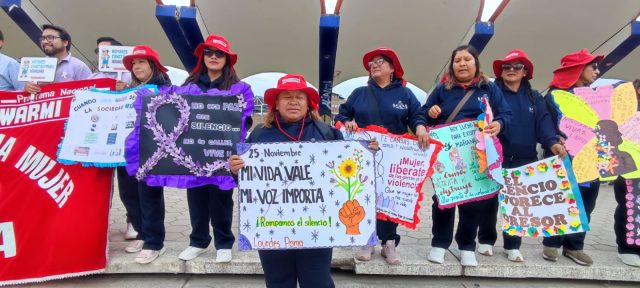 CHILCA SE UNE A LA MARCHA POR LA ELIMINACIÓN DE LA VIOLENCIA CONTRA LA MUJER