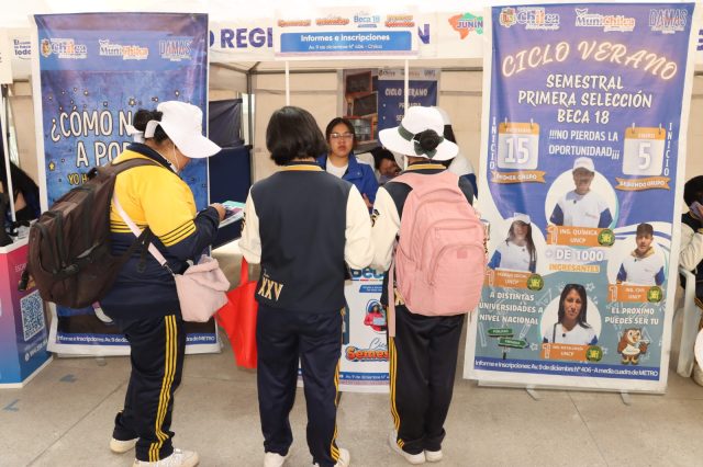 ACADEMIA MUNICIPAL DE CHILCA DESTACA EN II FERIA DE ORIENTACIÓN VOCACIONAL