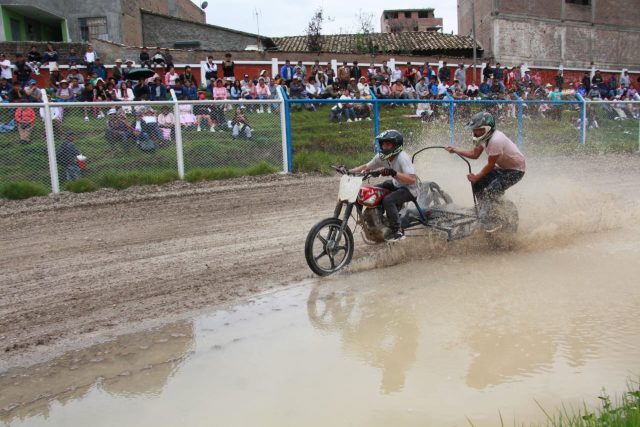 MÁS DE 240 PILOTOS HICIERON RUGIR LOS MOTORES EN COTO COTO